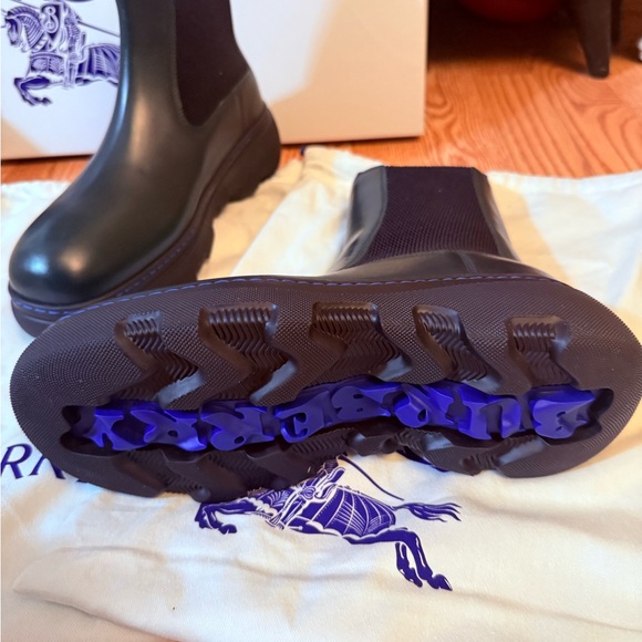 Burberry Creeper Leather Chelsea Boots. 39.5EU - Picture 4 of 10